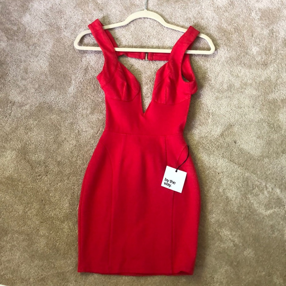 Red dress - Picture 2 of 4
